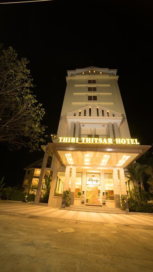 Win Unity Hotel Mandalay Buitenkant foto