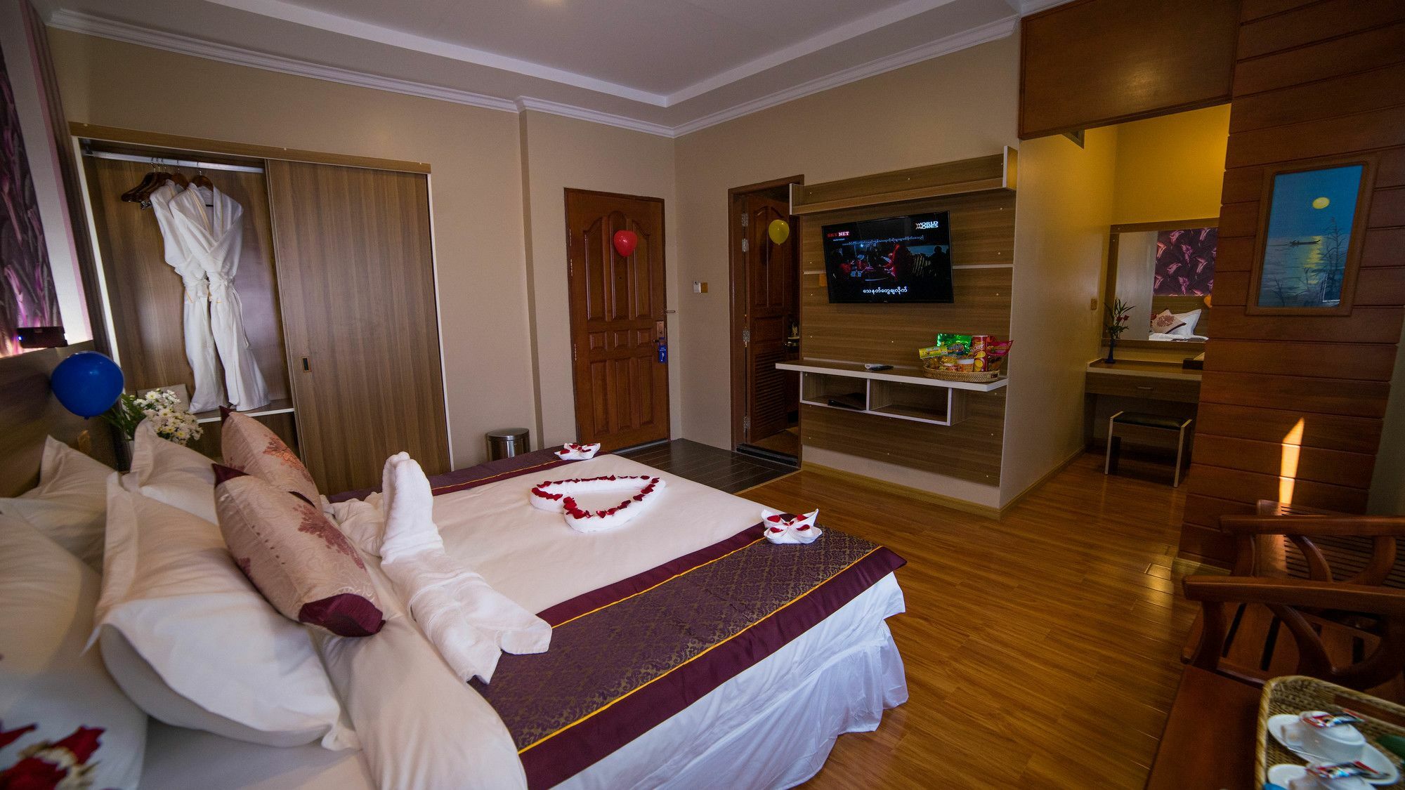 Win Unity Hotel Mandalay Buitenkant foto