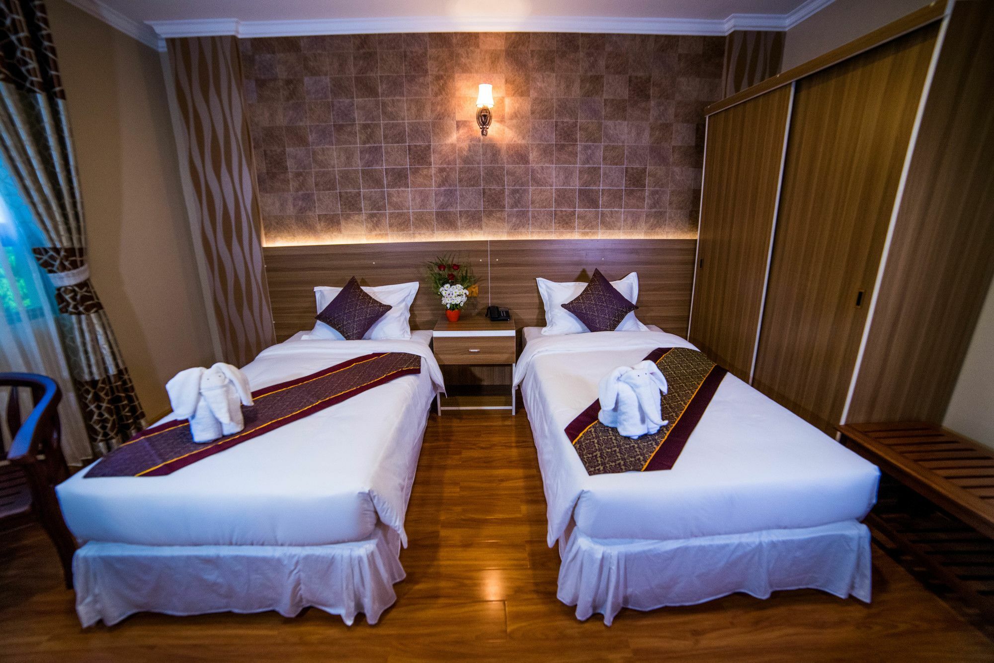 Win Unity Hotel Mandalay Buitenkant foto