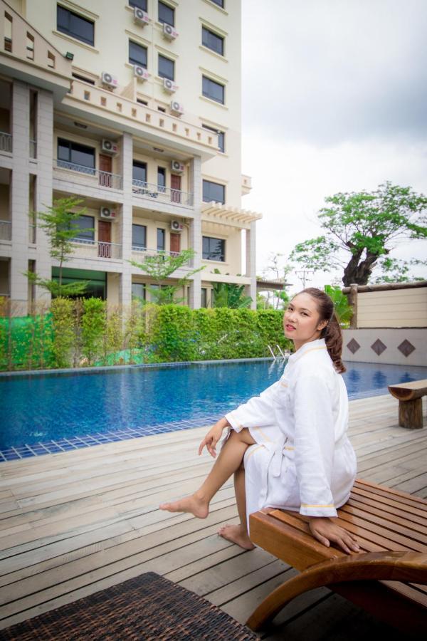 Win Unity Hotel Mandalay Buitenkant foto