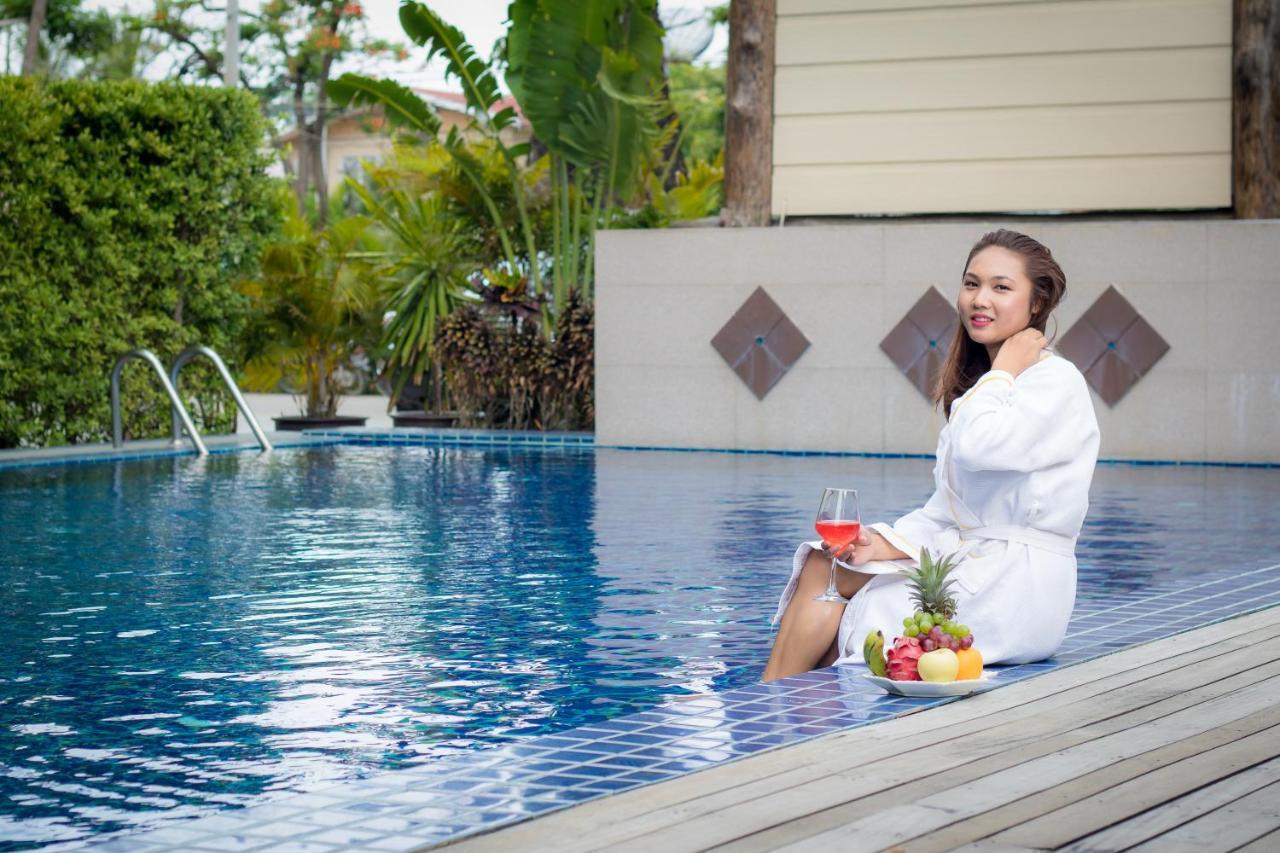 Win Unity Hotel Mandalay Buitenkant foto